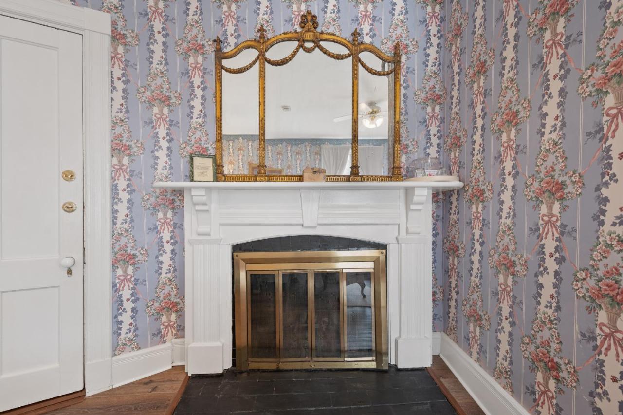 Brook Farm Inn Lenox Dış mekan fotoğraf