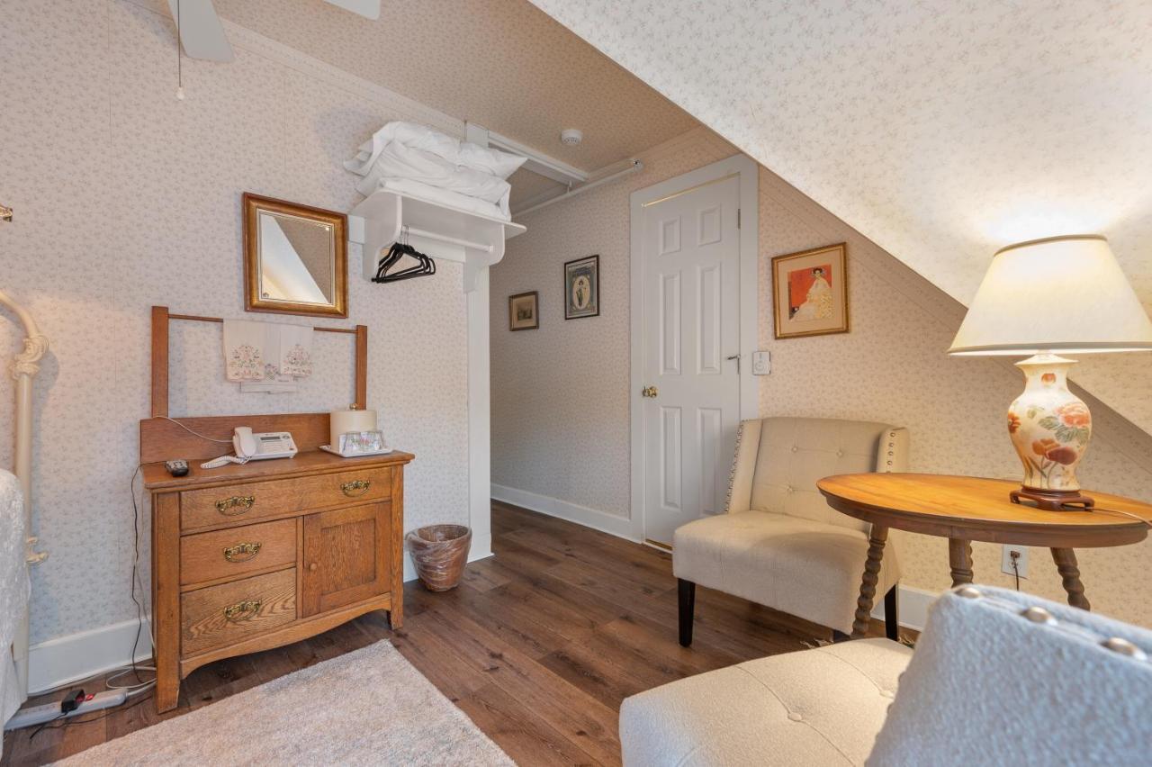 Brook Farm Inn Lenox Dış mekan fotoğraf