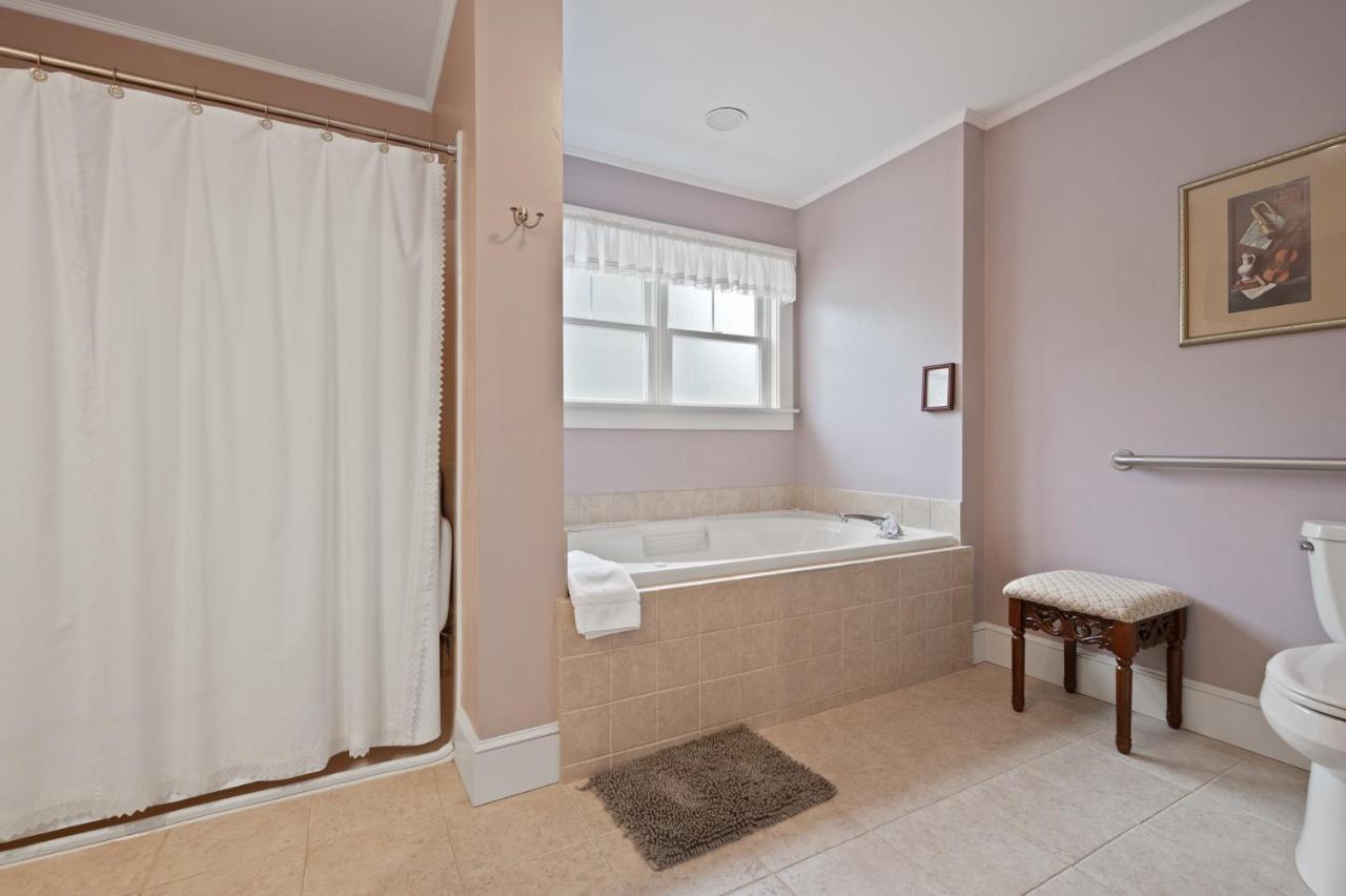 Brook Farm Inn Lenox Dış mekan fotoğraf