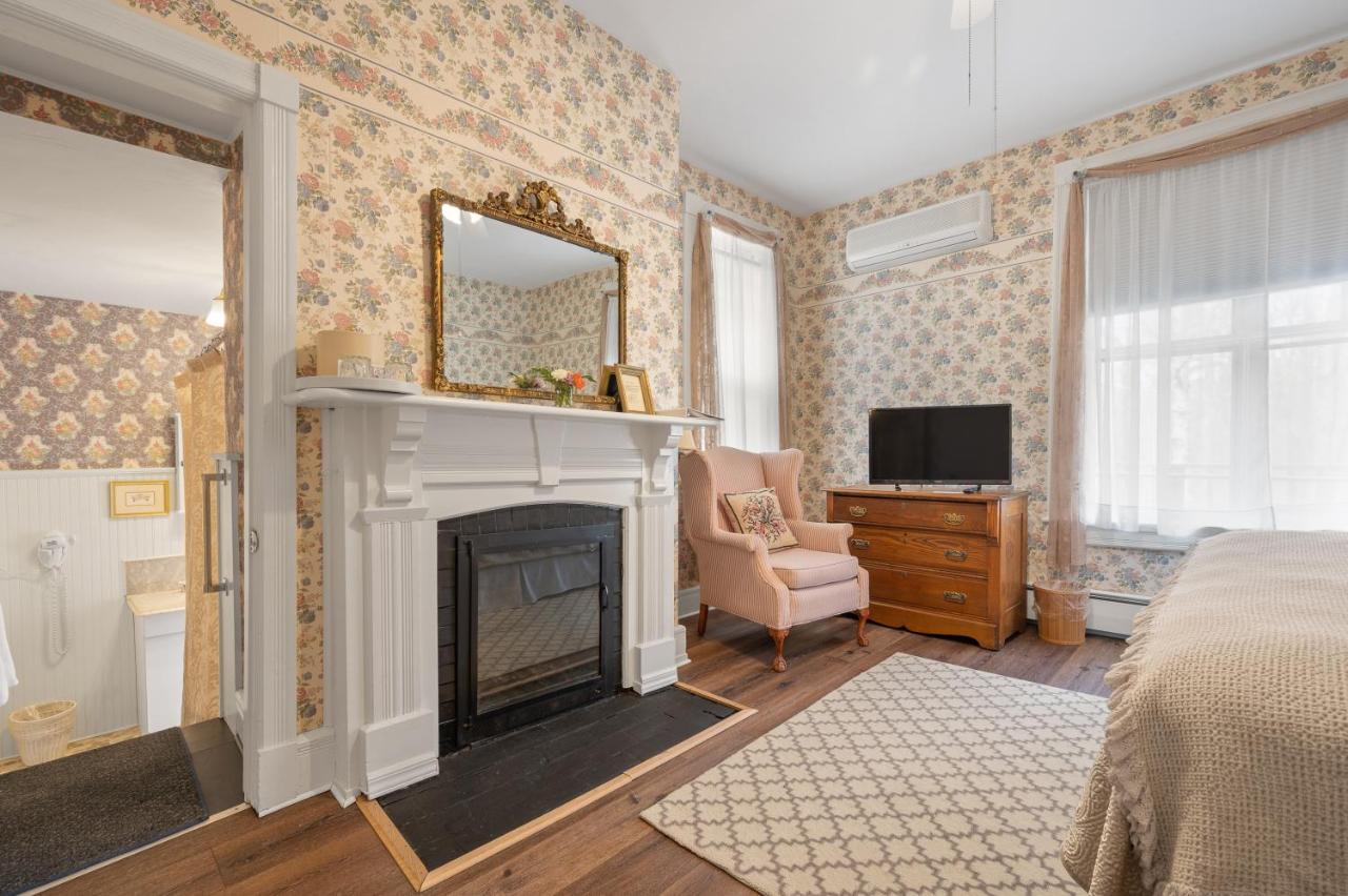 Brook Farm Inn Lenox Dış mekan fotoğraf