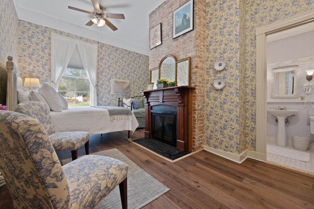 Brook Farm Inn Lenox Dış mekan fotoğraf