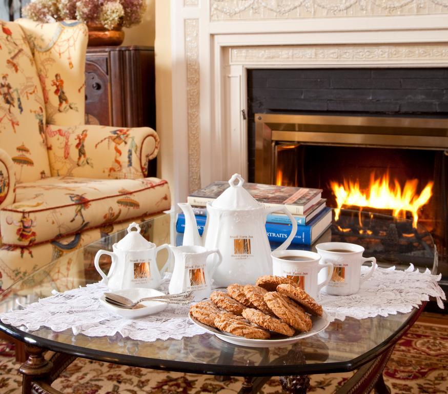 Brook Farm Inn Lenox Dış mekan fotoğraf
